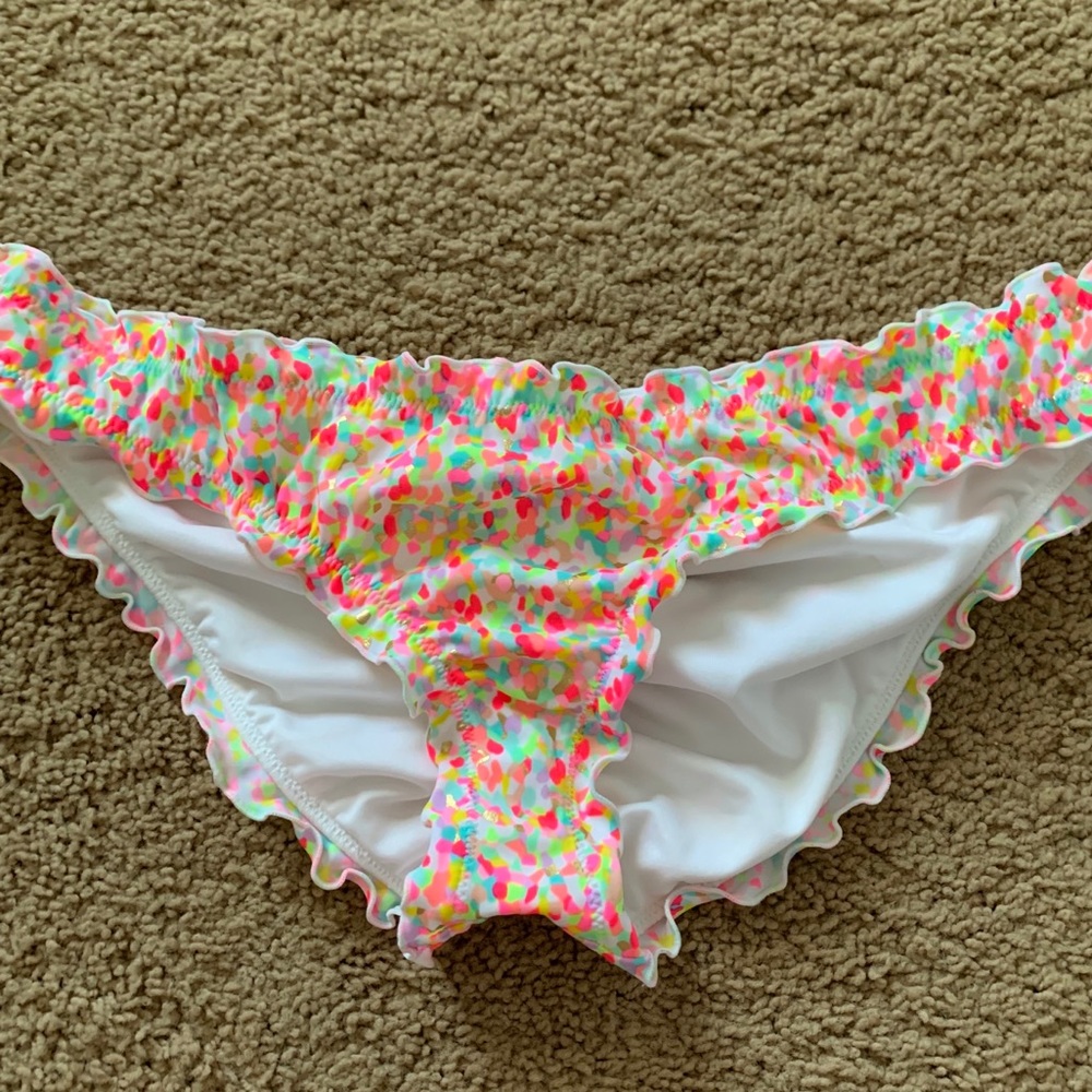 Pink pattern bikini bottoms